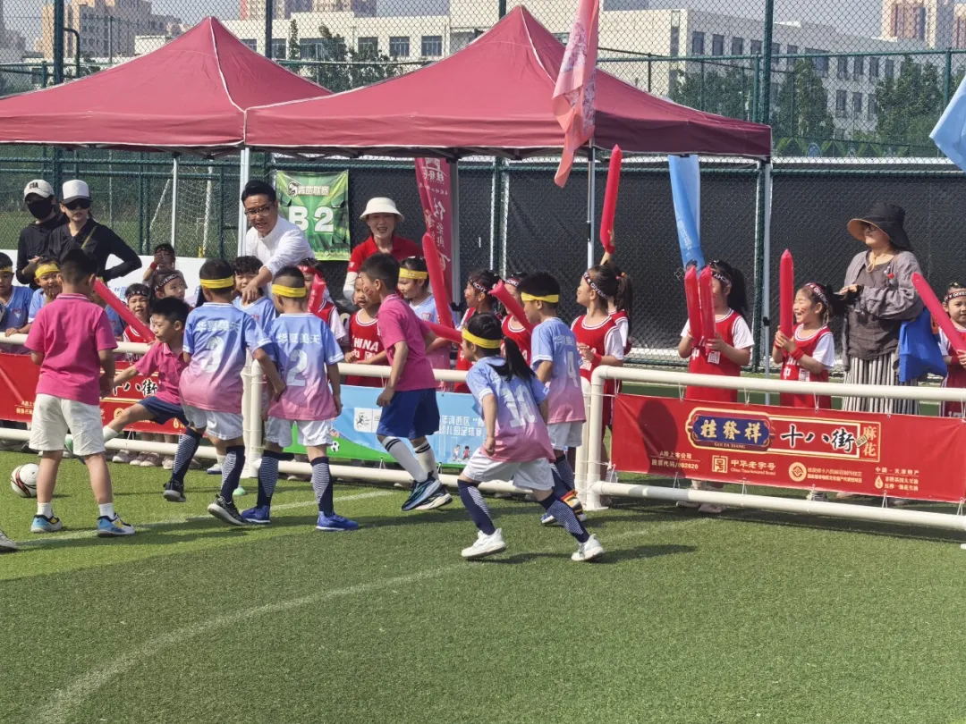 “哪吒杯”球赛再启！老字号与小萌娃齐聚绿茵场共赴童趣之约